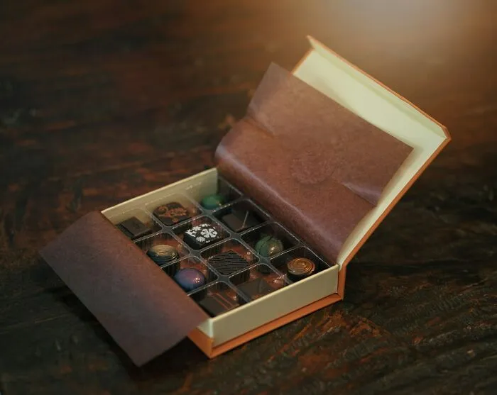 50 People Actually Read The Fine Print And Discovered They Were (Almost) Selling Their Souls