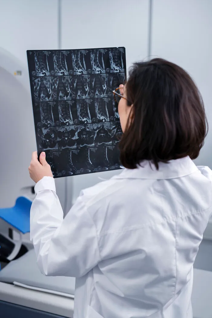 50 Times Autopsy Doctors Uncovered Disturbing Truths About A Person's Death
