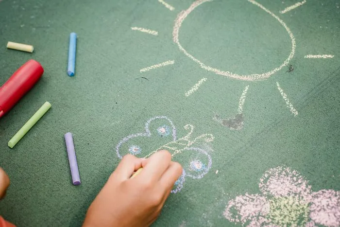 Teachers Online Share 30 Epic And Horrifying Results Of Letting Kids "Draw Anything" In Art Class