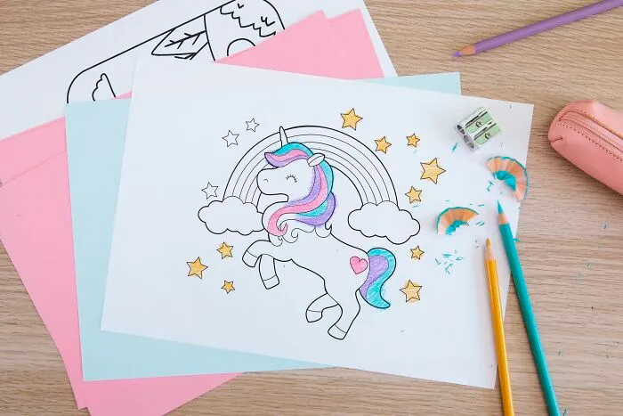 Teachers Online Share 30 Epic And Horrifying Results Of Letting Kids "Draw Anything" In Art Class