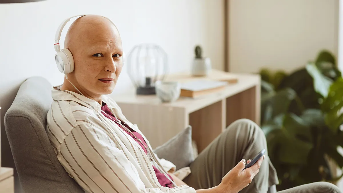 Woman Suspects Sister’s Cancer Is Not Real, Finds Out The Truth: “She Broke Down”