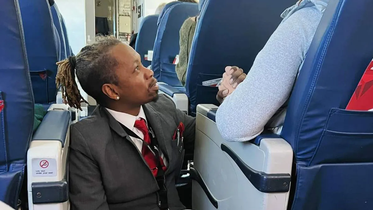 30 Heartwarming Pics Of People Overcoming Flight Anxiety