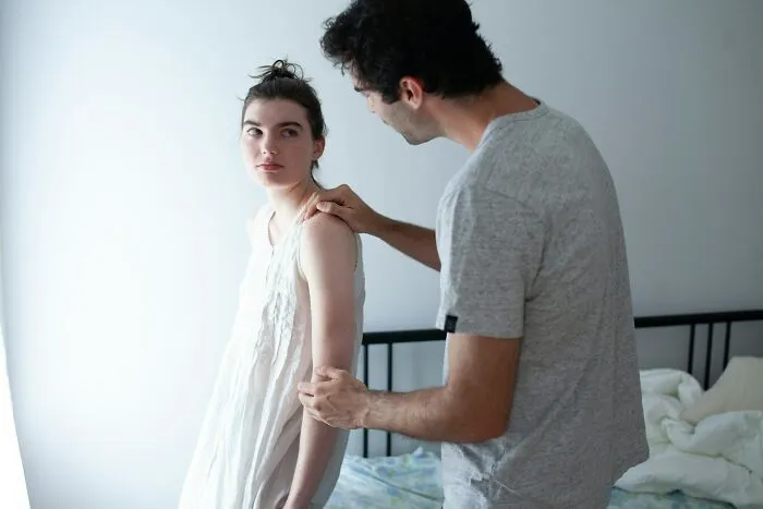 People Might Not Realize That These 40 Of Their Behaviors Scream That They’re Insecure