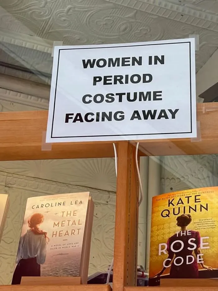 50 Of The Funniest Signs Ever Spotted In The Wild (New Pics)
