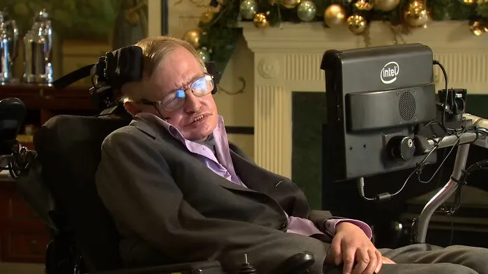33 Iconic History Moments People Would Interrupt With A Quick Call
