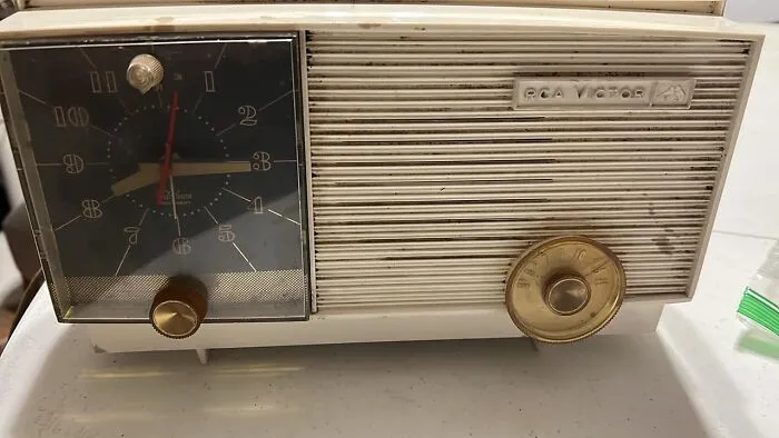 50 Times People Discovered Surprising Things Left Inside Their Homes By Previous Owners