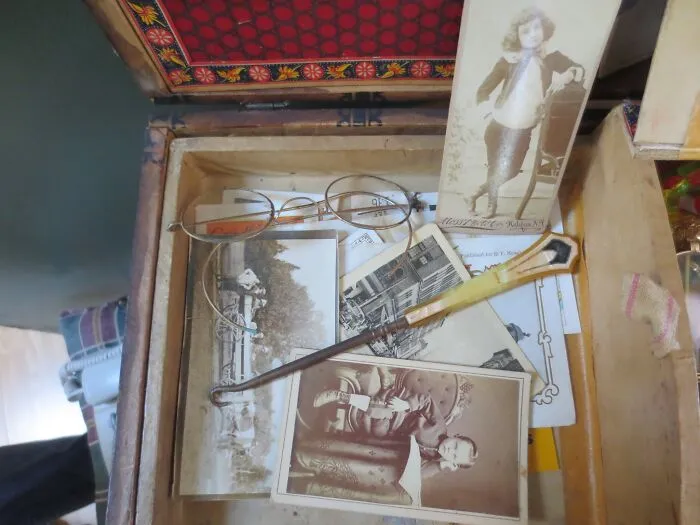 50 Times People Discovered Surprising Things Left Inside Their Homes By Previous Owners