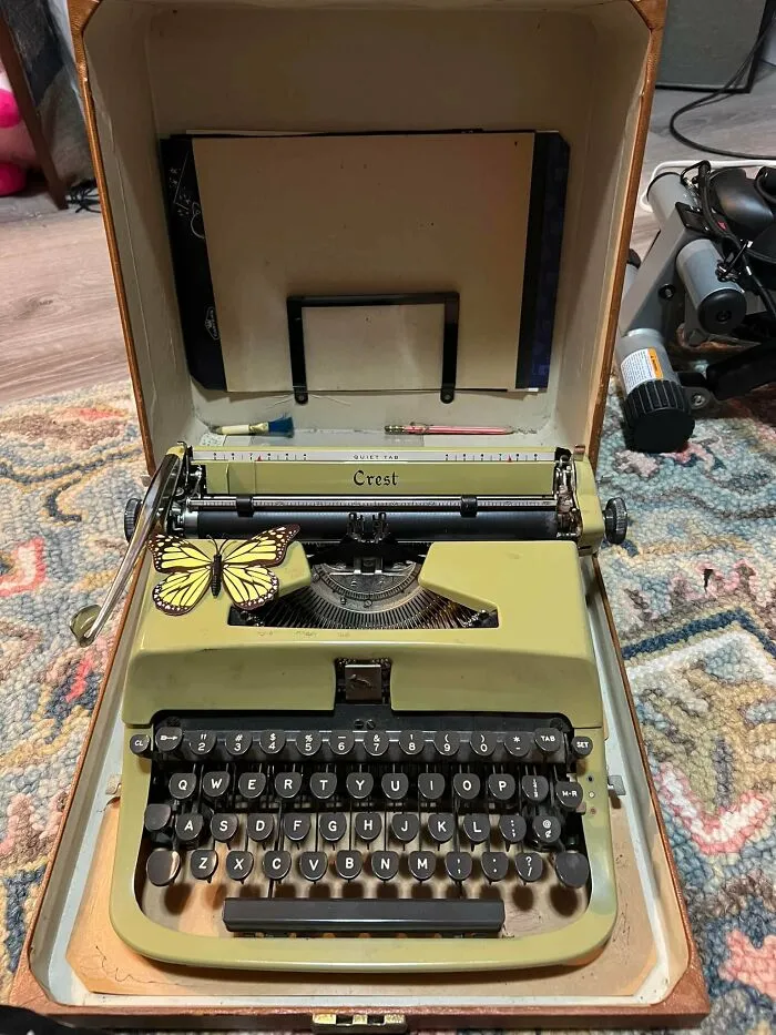 50 Times People Discovered Surprising Things Left Inside Their Homes By Previous Owners