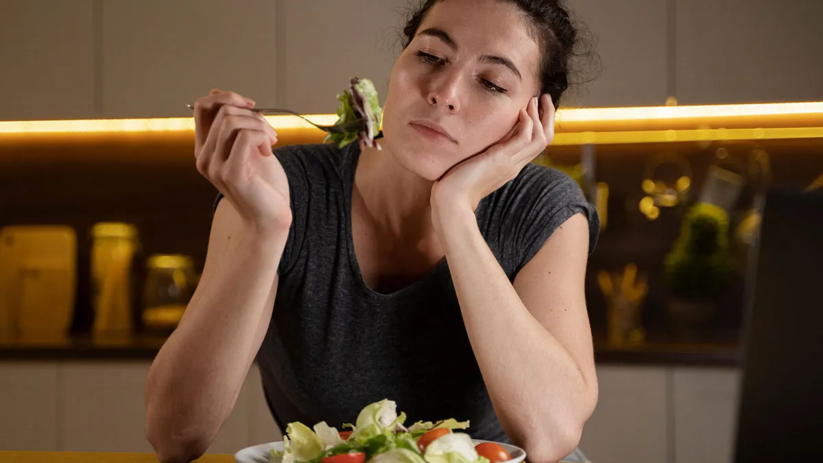 “Is This Normal?”: Woman Tells BF’s Family She’s Jewish, They Start Putting Bacon In Everything