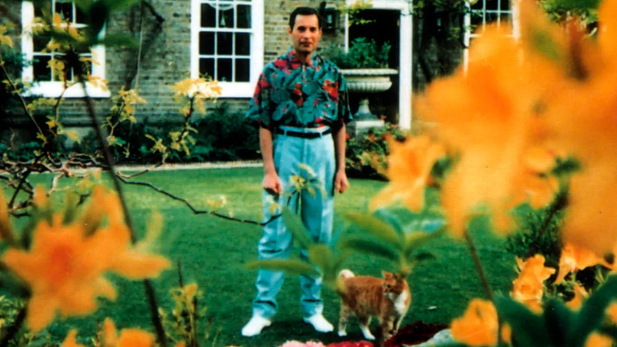 35 Of The Last Known Photos Taken Of Public Figures While They Were Still Alive