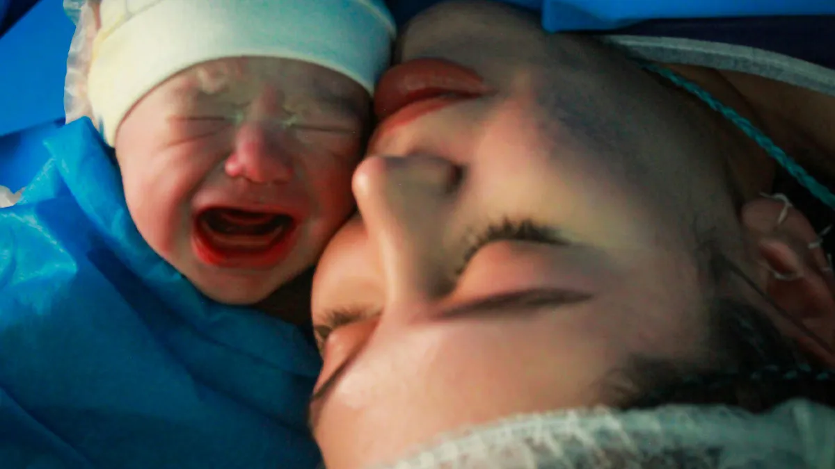 40 Wild Facts About Pregnancy, Birth, And Postpartum That Might Make You Rethink Your Life Choices