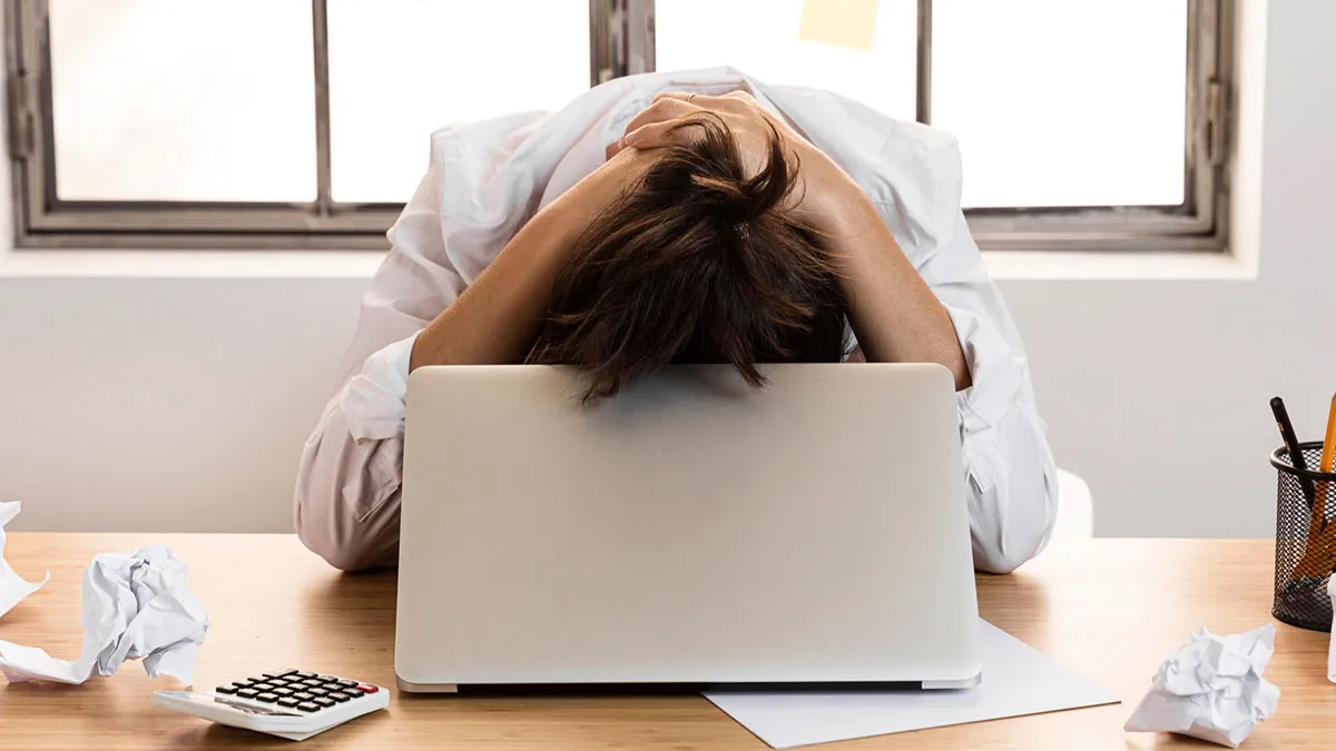 34 Lies That Snowballed So Hard People Had No Choice But To Live With Them