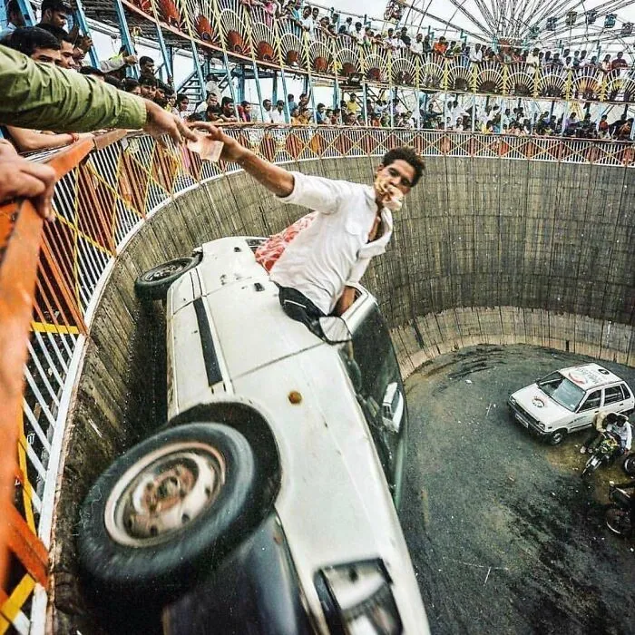 Debe haber una forma más segura de ganar dinero que esta, incluso en Rajkot, India.
