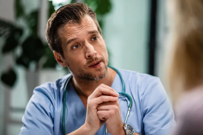 Medical Professionals Share Scary Stories Of Coworkers They Had To Report (32 Stories)