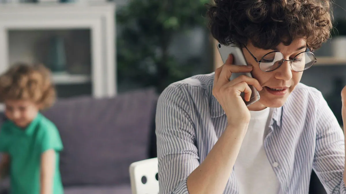 Entitled Mom Gets Shut Down In Group Chat After Whining About Neighbor Refusing To Watch Her Kids