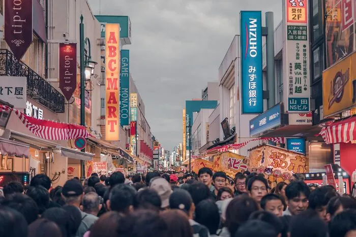 Non-Japanese People Who Live In Japan Reveal What Are The Cons Of Living There (33 Examples)