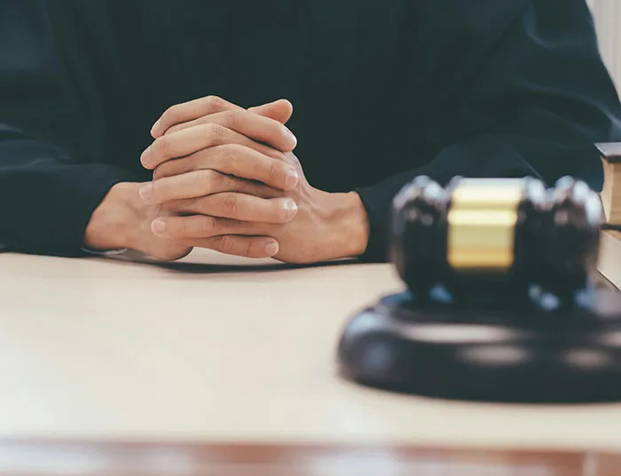 31 Hilariously Wrong Legal Takes That Had Actual Lawyers Cry-Laughing
