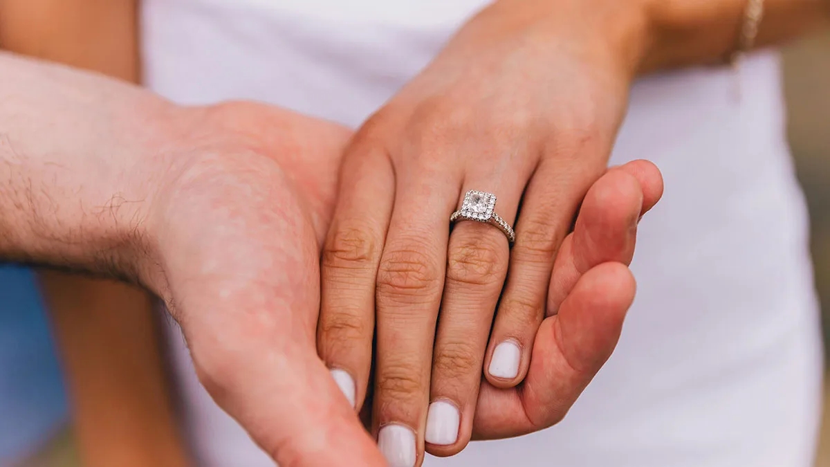 Coworker Finally Stops Talking About Her Engagement Ring After Woman’s BF Comes Up With A Revenge