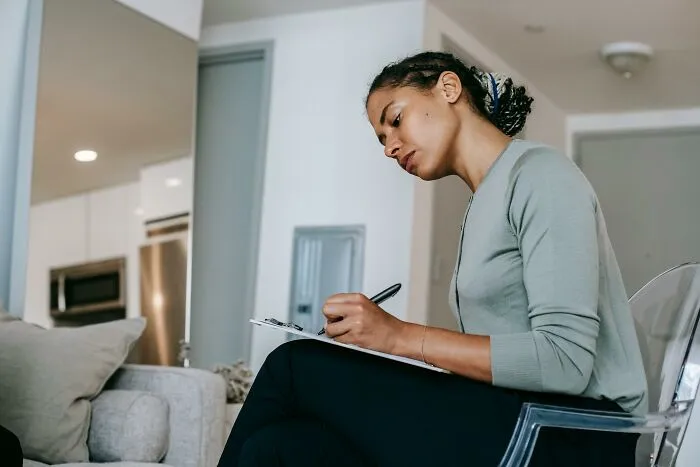Therapists Reveal The Stories That Quietly Broke Their “No Judgment” Rule