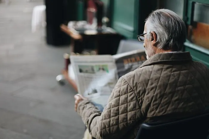 "A Life That’s Not Recorded": 40 Things People Miss About Life Before Smartphones Took Over
