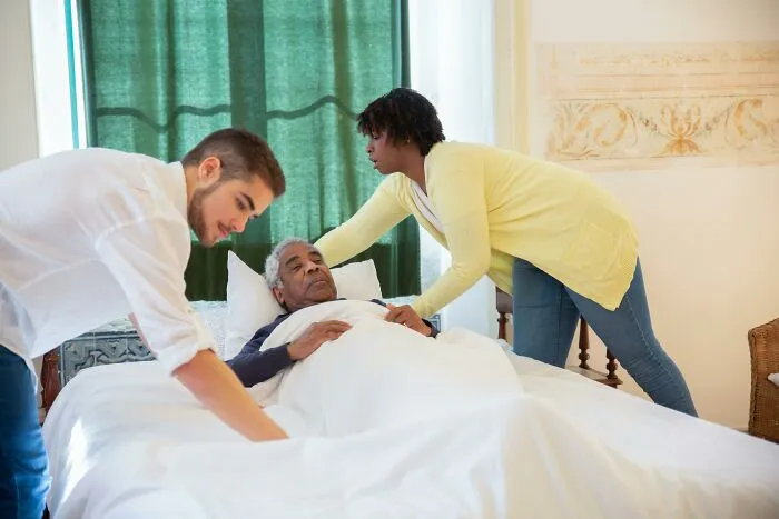 Medical Professionals Share Scary Stories Of Coworkers They Had To Report (32 Stories)