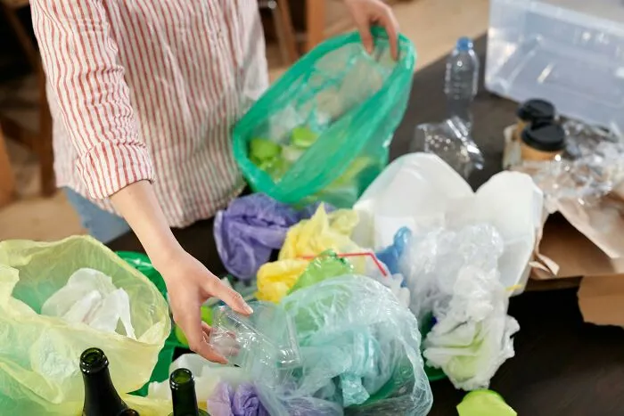 Someone Asked What Things Scream “I’m Middle Class,” And 36 People Delivered