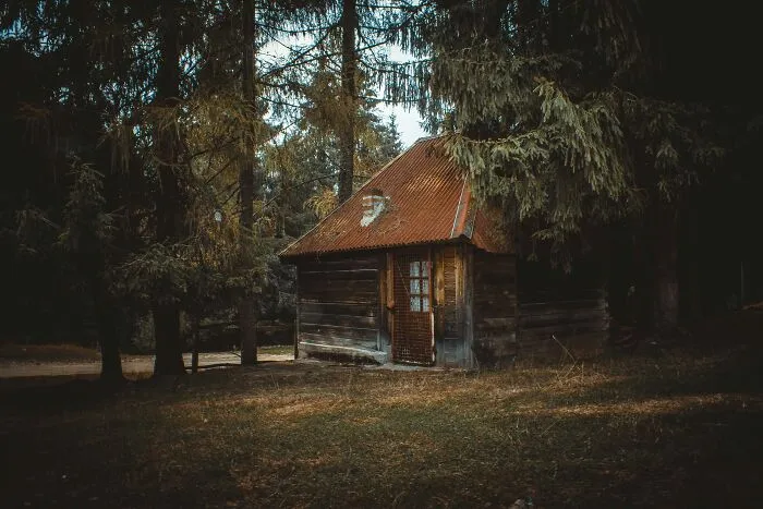 33 Terrifying Moments That Made Urban Explorers Drop Their Flashlights And Bolt