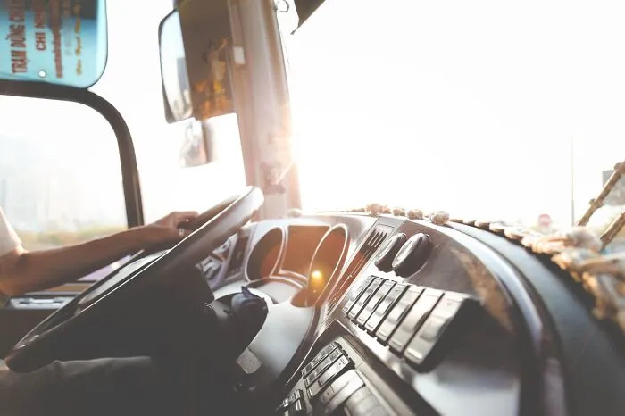 Truck Drivers Shared 35 Of Their Most Memorable Incidents While On The Road