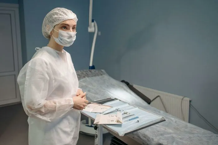 Medical Professionals Share Scary Stories Of Coworkers They Had To Report (32 Stories)