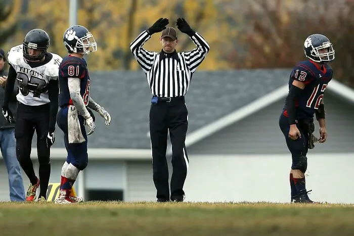 "What's The Most 'Peaked In High School' Thing You've Seen An Adult Do?" (32 Stories)