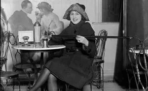“Moments To Remember”: 50 Remarkable Photos That Show A Different Side Of History