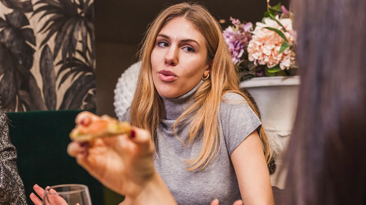 Woman Keeps Bashing Cousin’s Cheap Wedding 9 Years Later, Can’t Handle Her Savage Clapback