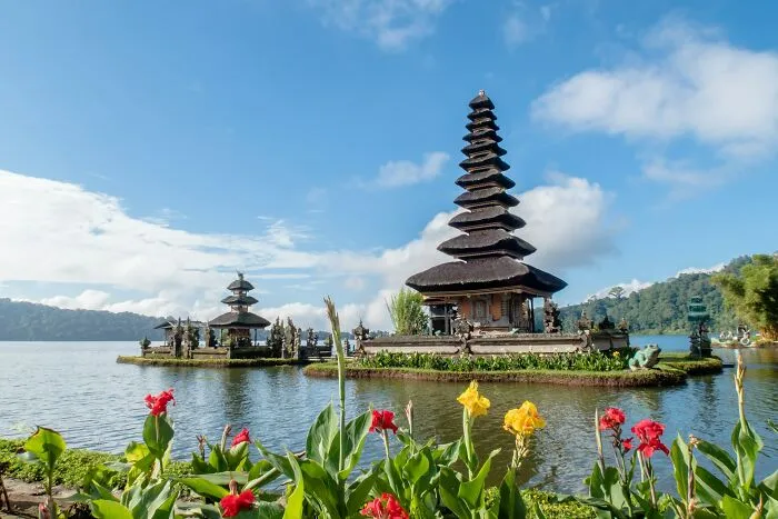 50 Disappointed Tourists Share Travel Destinations From Around The World That Aren’t Worth It