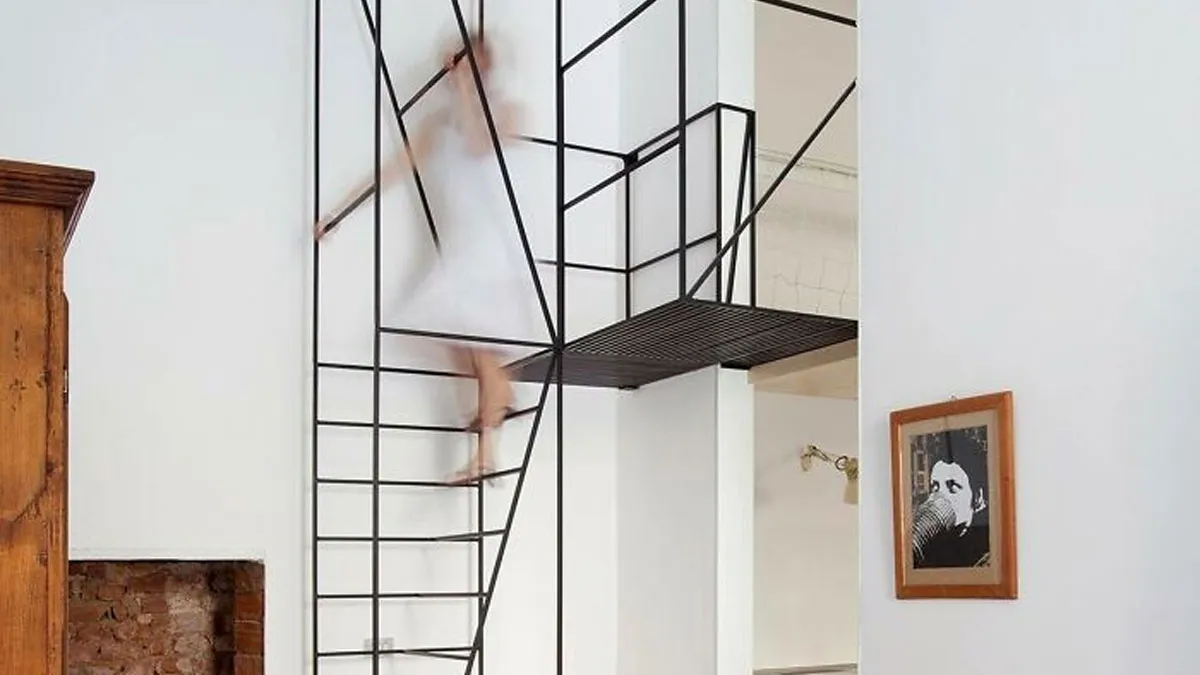 People In This Group Are Sharing Dangerous And Dumb Stairs, And Here's 50 Of The Worst Pics (New Pics)