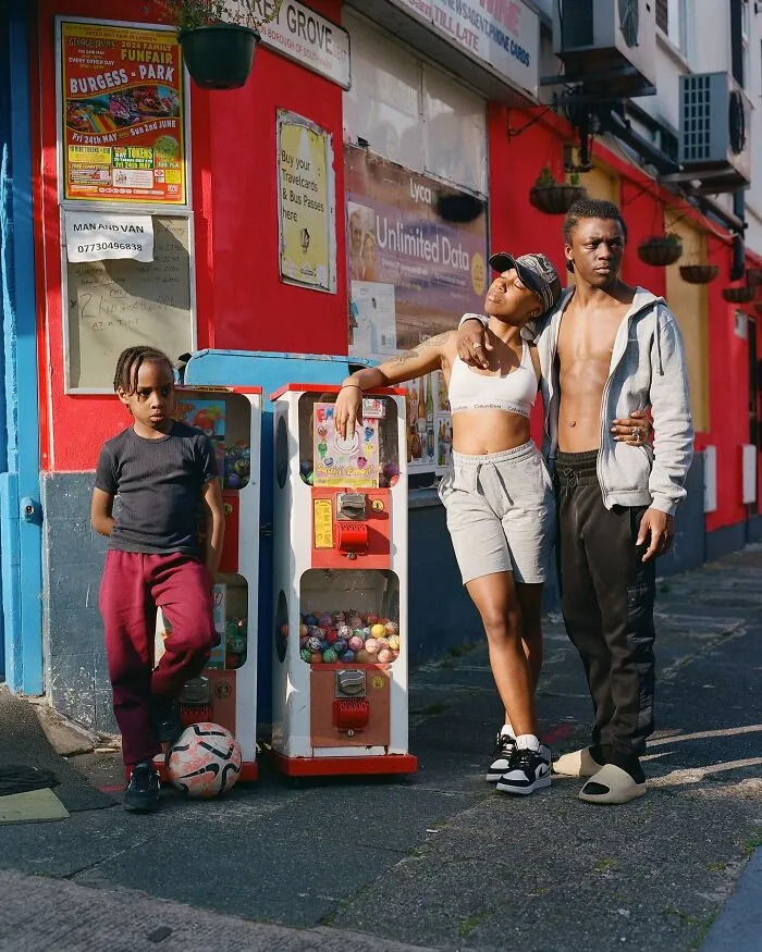 Honest Glimpses Of London Life By Photographer Nico Froehlich (25 Pics)
