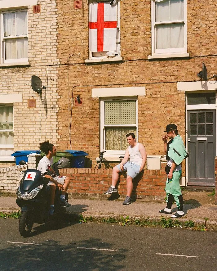 Honest Glimpses Of London Life By Photographer Nico Froehlich (25 Pics)