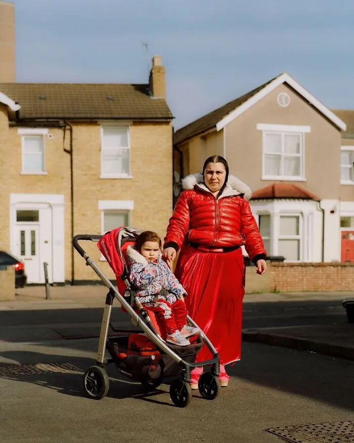 Honest Glimpses Of London Life By Photographer Nico Froehlich (25 Pics)