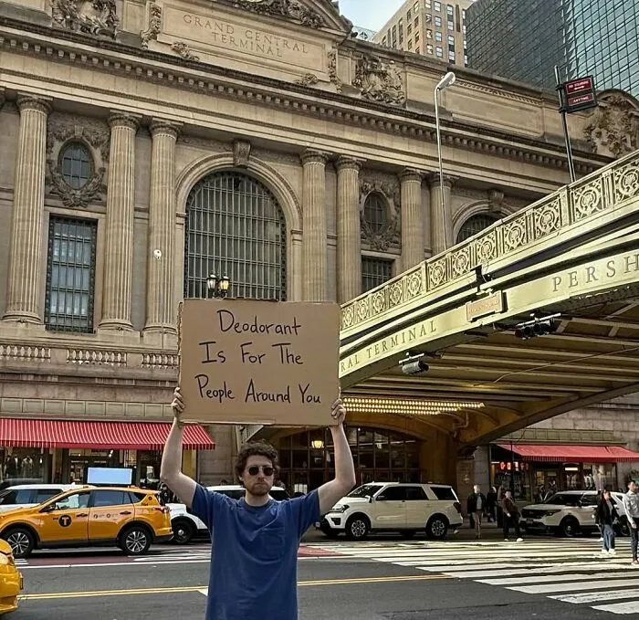 The “Dude With The Sign” Has Even More Things To Say And Here Are 50 Of The Newest Pics