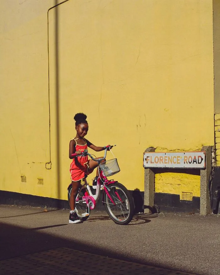 Honest Glimpses Of London Life By Photographer Nico Froehlich (25 Pics)