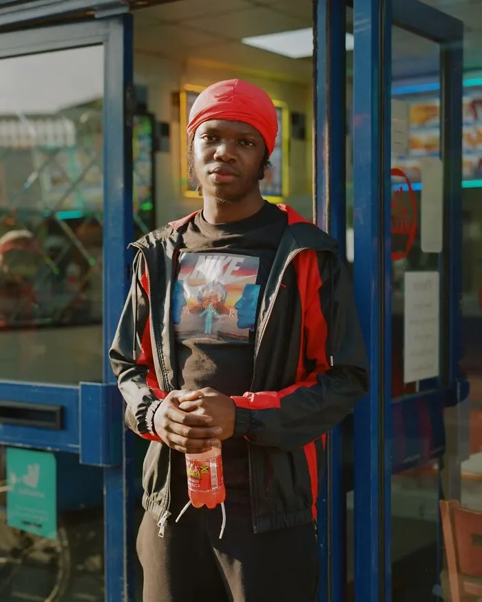 Honest Glimpses Of London Life By Photographer Nico Froehlich (25 Pics)