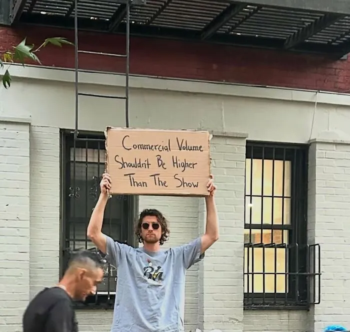 The “Dude With The Sign” Has Even More Things To Say And Here Are 50 Of The Newest Pics