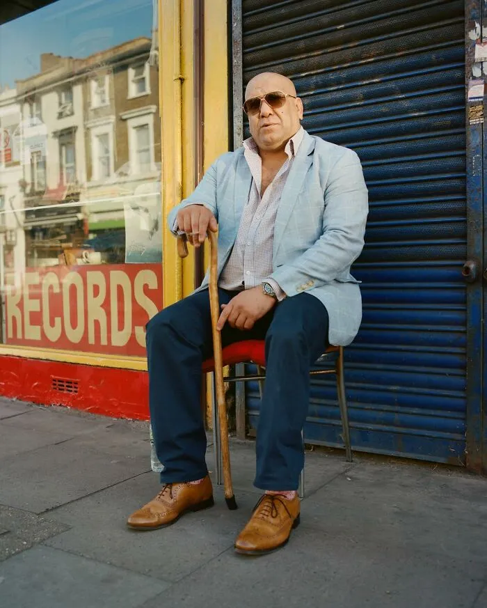 Honest Glimpses Of London Life By Photographer Nico Froehlich (25 Pics)