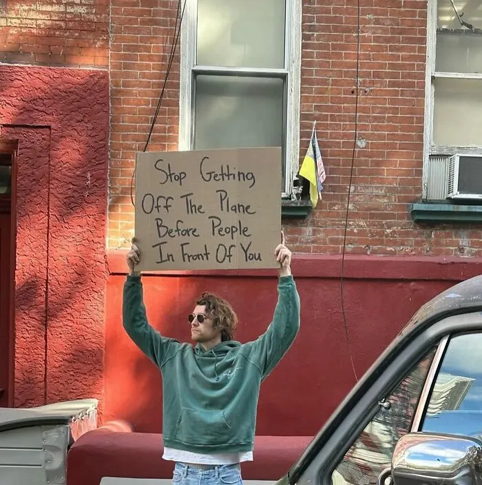 The “Dude With The Sign” Has Even More Things To Say And Here Are 50 Of The Newest Pics