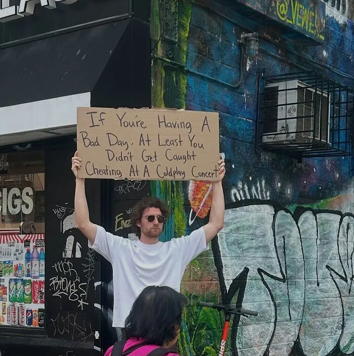 The “Dude With The Sign” Has Even More Things To Say And Here Are 50 Of The Newest Pics