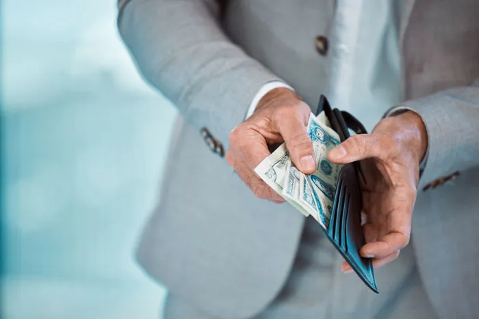 Behind The Gilded Gates: 30 Secrets Only Rich People’s Staff Know