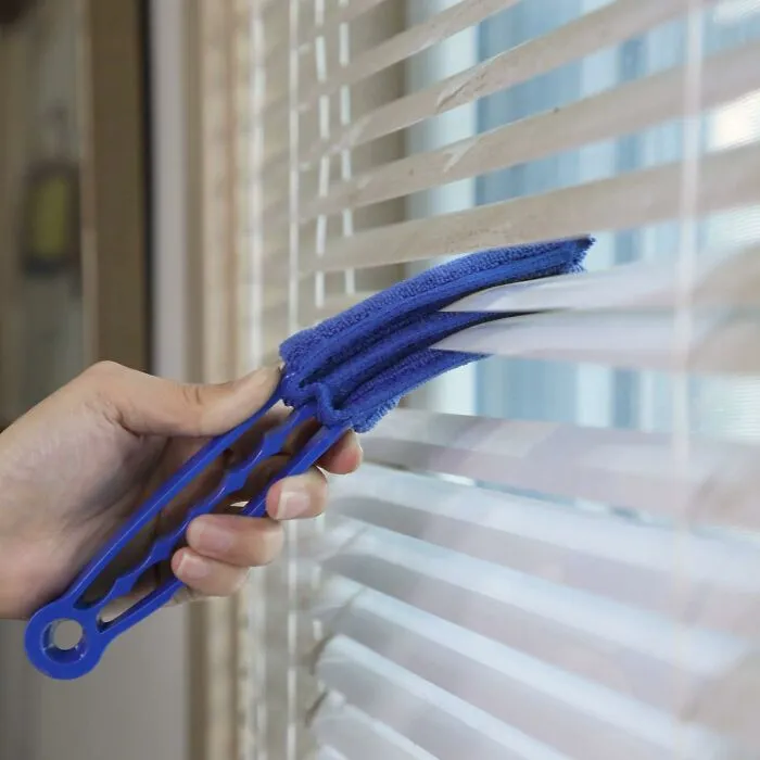 That Terrifying, Dusty Horizontal Blind Situation Can Finally Be Handled Without Summoning A Spirit Of Cleanliness From The Netherworld Thanks To This <a Style="Display:inline;" Href="Https://Www.amazon.com/Dp/B076slxgnf?ascsubtag=7904623%2c51%2c58%2cd%2c0%2c0%2c0%2c1396%3a1%3b1338%3a1%2c65307587%2c0%2c0%2cgoogle&btn_ref=srctok-93763f6498048186&linkcode=ll1&tag=bppanda-20&linkid=91f3c5c47a2b350532559c4c4c46a216&language=en_us&ref_=as_li_ss_tl" Target="_blank">  <span Style="Font: Inherit; Color: #d74b1f;"> Window Blind Cleaner </Span>