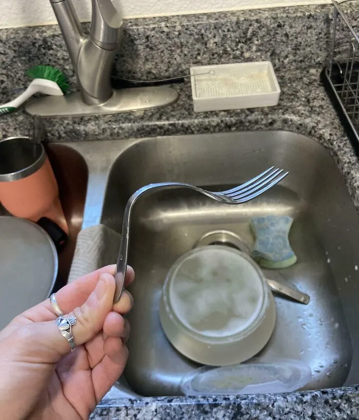 Instead Of Wrapping The Fork In A Napkin And Putting It In His Backpack, My Boyfriend Bends It So That It Fits Into The Tupperware His Lunch Was In