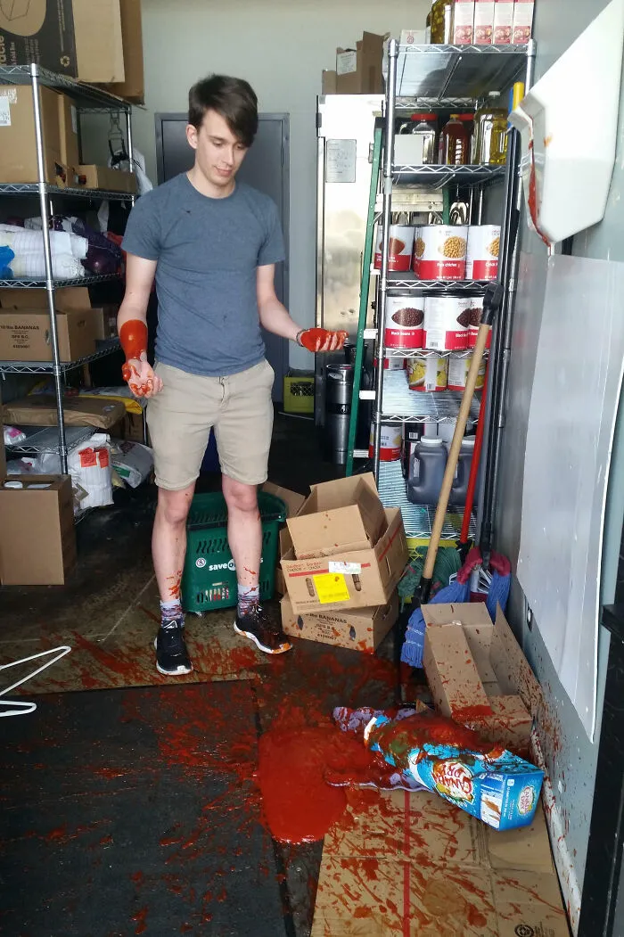 Tuve algunos problemas con el dispensador de ketchup en el trabajo