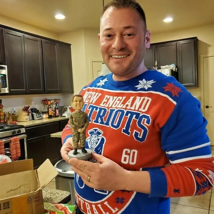 We Make Custom Bobbleheads From People's Photos, And Some Of These Turned Out Adorably Hilarious