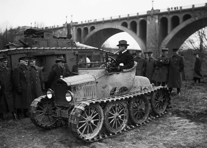 Tank, Next To Key Bridge, Washington, D.C., Between 1921 And 1923
